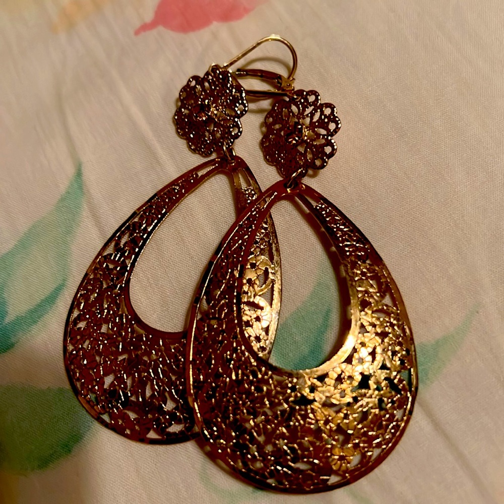 Teardrop earrings